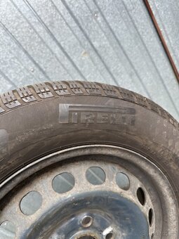 Zimní 195/65R15+plech.disky 5x112 - 4