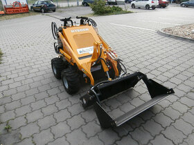 Mininakladač PROFI řada Hysoon 380 s příslušenstvím - 4