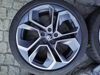 SKODA OCTAVIA RS al. disky 5x112 R19 + 225/40/19 - 4