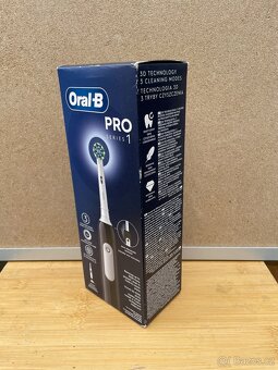 Elektrický zubní kartáček Oral-B Pro Series 1 Black - 4
