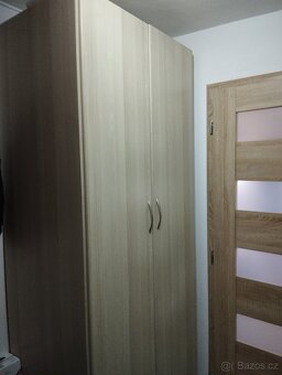Šatní skříň, 3 police, tyč na ramínka - 4
