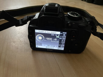 2x Objektiv, Fotoaparát-digitální zrcadlovka; Brašna, Kniha. - 4