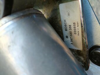 Volvo motorek stěračů 3397020358 Bosch - 4