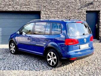 Volkswagen Touran 1.6 TDi Cross, výhřev, Bi-xenony, senzory - 4