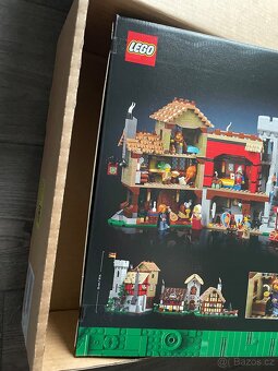 LEGO 10332 Středověké náměstí - 4