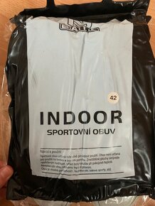Sportovní obuv do vnitřních prostorů vel.42 - 4