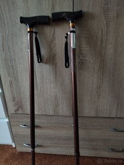 Seniorské chodítko a hole - 4