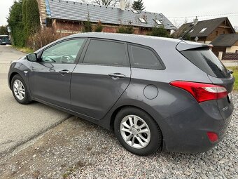 Hyundai i30 1.6i - 4