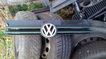 VW Volkswagen Golf 4 přední maska mezi světla - 4