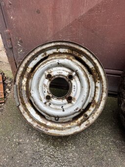 Puklice skoda 155/80 R14 - 4