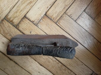 Stará žehlička celokovová - 4