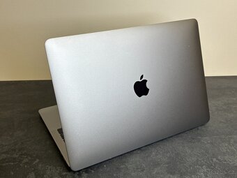 MacBook Pro 13'' 2018 / i5 / 8GB / 256GB SSD - DPH - 4