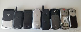 Mobilní telefony Motorola 8 kusů - 4