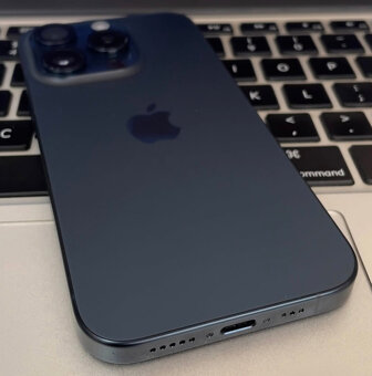 iPhone 15 pro / 128 gb - 4