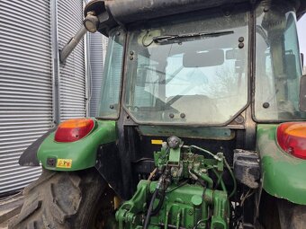 John Deere 5820 - 4