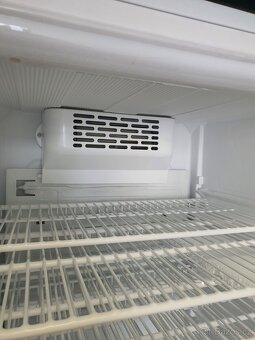 NOVÁ GASTRO VELKÁ vitrína lednice 381 lt VENTILACE - 4