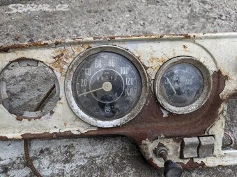 Přístrojová deska Škoda Octavia 1960 - 4