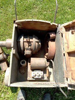 Prodám starý elektromotor Siemens - 4