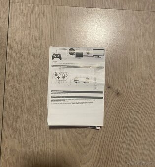 Nintendo Switch Pro Controller - 4