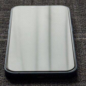 PRODÁM: iPhone 13 128GB  Blue - 4