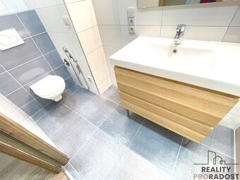 Pronájem bytu 2+kk v Olomouci, 1. patro, Olomouc, Tř. Míru - - 4