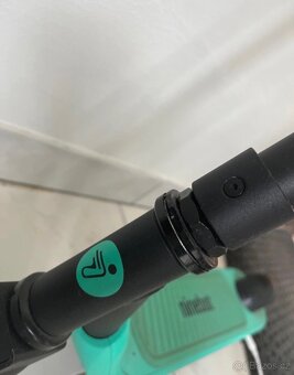 Dětská elektrická koloběžka - 4