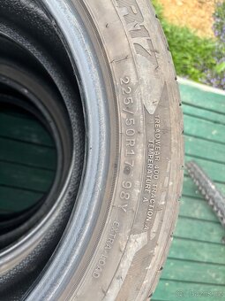 Pneu 225/50 R17 - 4