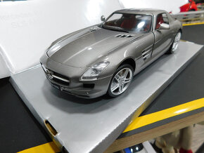 model auta Mercedes  SLS AMG  1:18 - 4