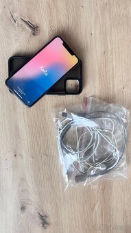 Apple iPhone 11 Pro Max, 256GB - 4