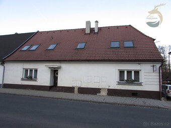 Rodinný dům Hrádek u Sušice se třemi bytovými jednotkami o p - 4