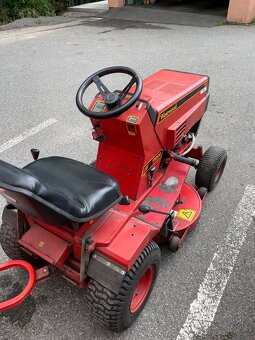 Zahradní traktor sekačka s vlečkou - 4