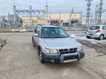 Subaru Forester 2.0i - 4