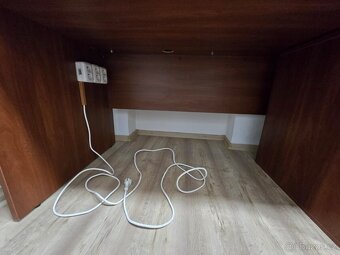 Robustní pracovní stůl (tmavý dekor) - 4