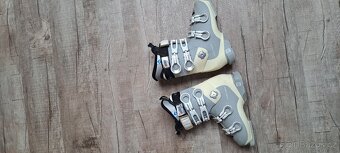 Dámské lyže,lyžáky,hůlky - 4