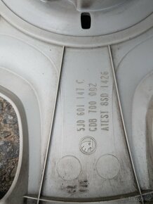 Poklice Škoda asi Octavia 1ks - 4