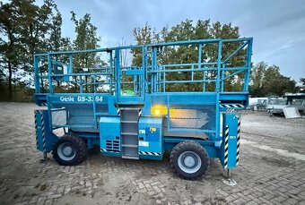 TERÉNNÍ NŮŽKOVÁ PLOŠINA GENIE GS 3384 RT - 4