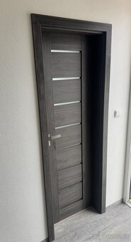 Moderní rámové interiérové dveře 70 L - 4