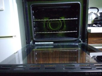 Teplovzdušná multifunkční vestavná elektrická trouba - 4