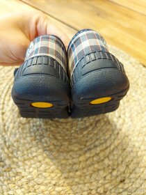 Dětské sandálky, bačkůrky - 4