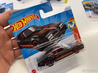 Nové modely HotWheels Nissan Subaru Porsche - 4