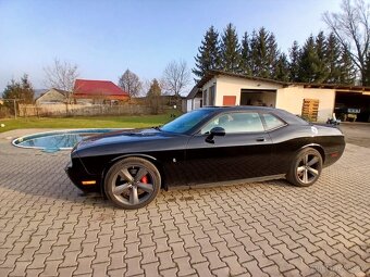 Dodge Challanger 6.1 SRT8 - 4