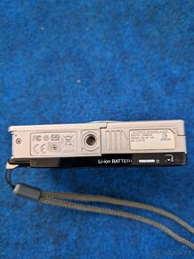 OLYMPUS SP-700 - 4