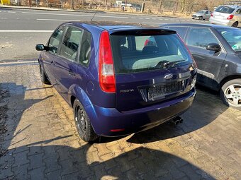 Ford Fiesta 1.6i - 4