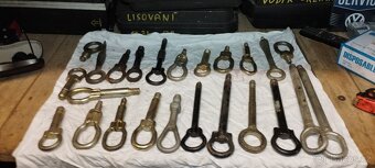 Prodám Háky tažné OKA na všechny značky 24ks - 4