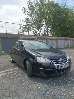 Volkswagen Jetta - 4