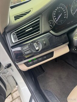 BMW 740i - 4