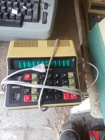 Elektronická kalkulačka, několik druhů - 4