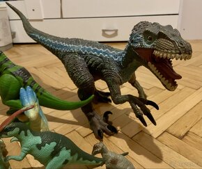Velký balík dinosaurů na prodej - 4