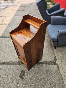 NOČNÍ- ODKLÁDACÍ STOLEK IKEA LEKSVIK - 4