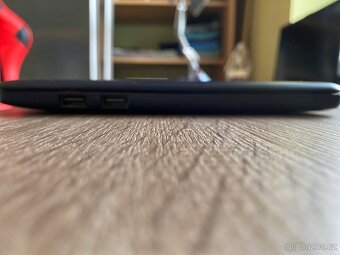 Malý notebook asus - 4
